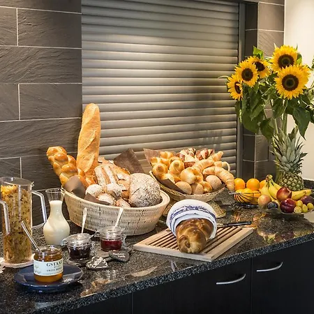 Le Petit Relais Hotel