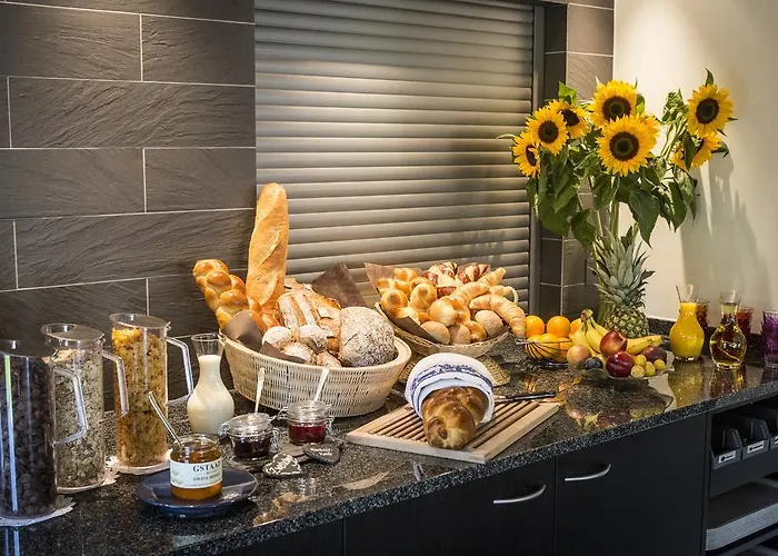 Le Petit Relais Hotel
